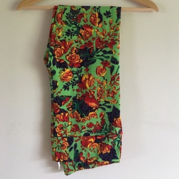 LuLaRoe Tall and Curvy Legging Bundle (3 pair) - Picture 2 of 13